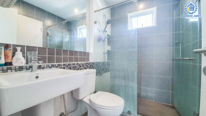 *****บ้านเดี่ยวมือสองย่านสมุทรปราการ ม.คณาสิริ บางนา เนื้อที่กว้างขวางถึง 50 ตร.ว. ฟังก์ชัน 3 ห้องนอน 2 ห้องน้ำ 2 ที่จอดรถ แถมฟรี! 3 เครื่องปรับอากาศ, 2 เครื่องทำน้ำอุ่น บ้านใหม่ เฟอร์นิเจอร์พร้อมอยู่ บนทำเลไม่ไกลจากสนามบินสุวรรณภูมิ ใกล้ทางด่วน "บางนา-บางปะกง"